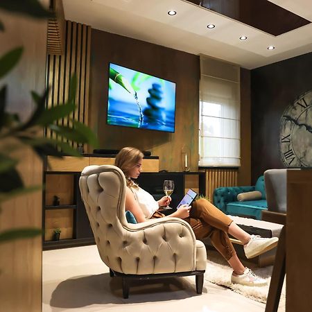 Design Apartment Platinium Spa Lux 5 Star "Havana" Completely Private Wellness & Spa Free Included Sauna & Jacuzzi & Salt Wall & Fire Place & 3D Ceilings & Business Wifi & Netflix & Keyless Code Entry & Full Smart App & Secure 2 Parking Place Τσούπρια Εξωτερικό φωτογραφία
