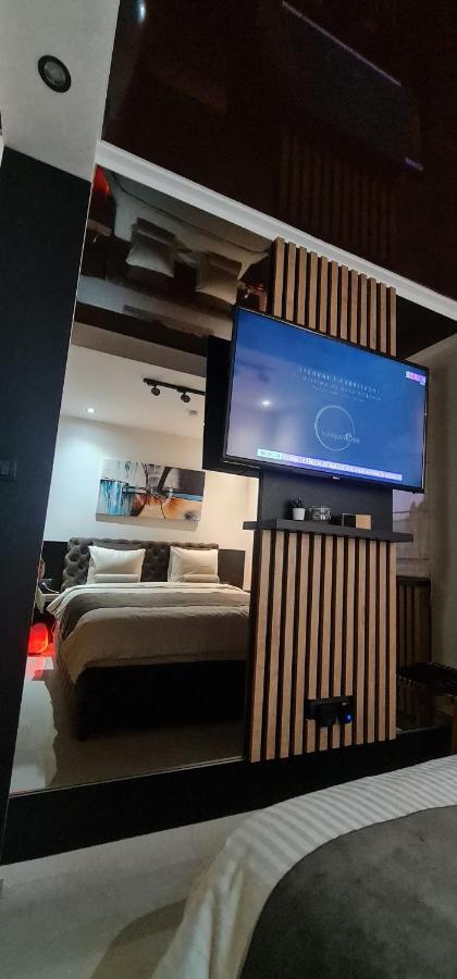 Design Apartment Platinium Spa Lux 5 Star "Havana" Completely Private Wellness & Spa Free Included Sauna & Jacuzzi & Salt Wall & Fire Place & 3D Ceilings & Business Wifi & Netflix & Keyless Code Entry & Full Smart App & Secure 2 Parking Place Τσούπρια Εξωτερικό φωτογραφία