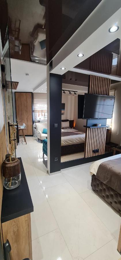 Design Apartment Platinium Spa Lux 5 Star "Havana" Completely Private Wellness & Spa Free Included Sauna & Jacuzzi & Salt Wall & Fire Place & 3D Ceilings & Business Wifi & Netflix & Keyless Code Entry & Full Smart App & Secure 2 Parking Place Τσούπρια Εξωτερικό φωτογραφία