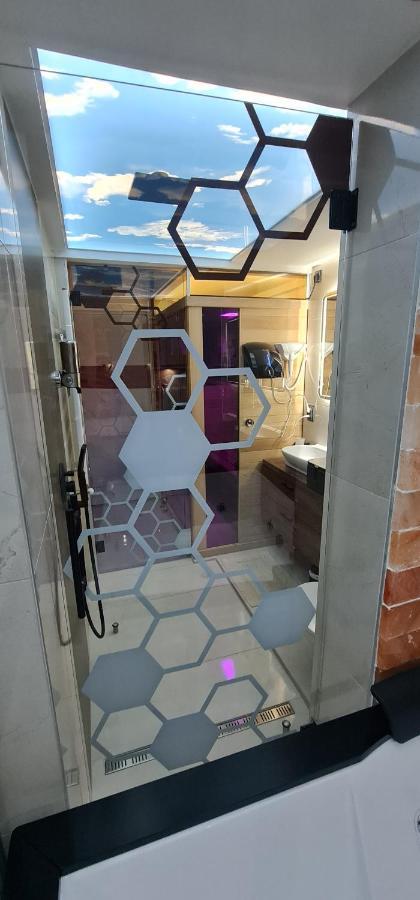 Design Apartment Platinium Spa Lux 5 Star "Havana" Completely Private Wellness & Spa Free Included Sauna & Jacuzzi & Salt Wall & Fire Place & 3D Ceilings & Business Wifi & Netflix & Keyless Code Entry & Full Smart App & Secure 2 Parking Place Τσούπρια Εξωτερικό φωτογραφία