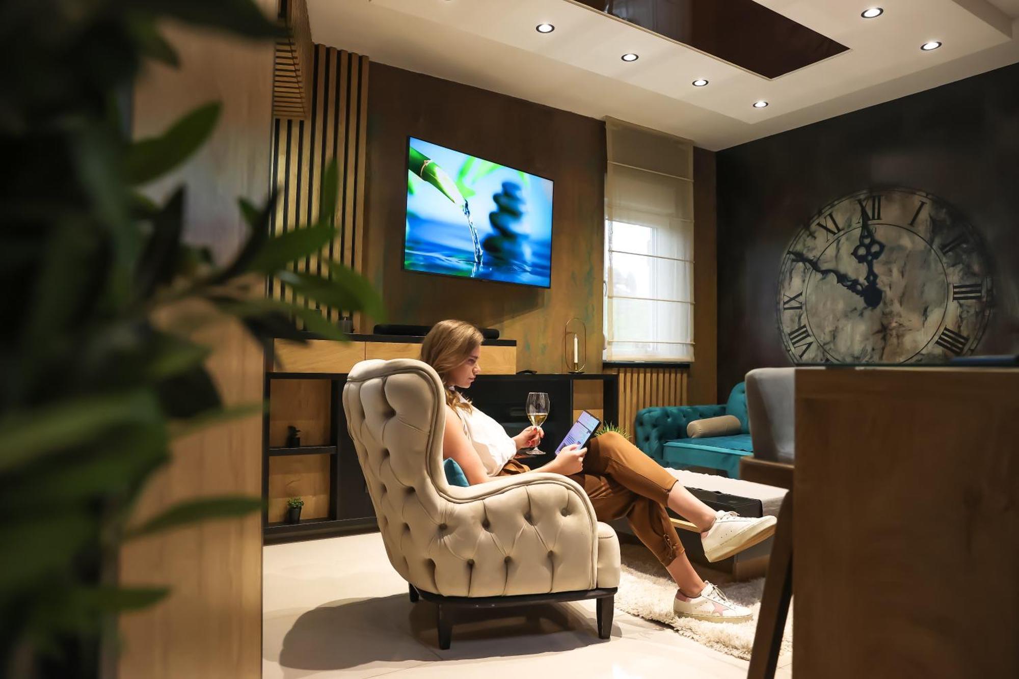 Design Apartment Platinium Spa Lux 5 Star "Havana" Completely Private Wellness & Spa Free Included Sauna & Jacuzzi & Salt Wall & Fire Place & 3D Ceilings & Business Wifi & Netflix & Keyless Code Entry & Full Smart App & Secure 2 Parking Place Τσούπρια Εξωτερικό φωτογραφία